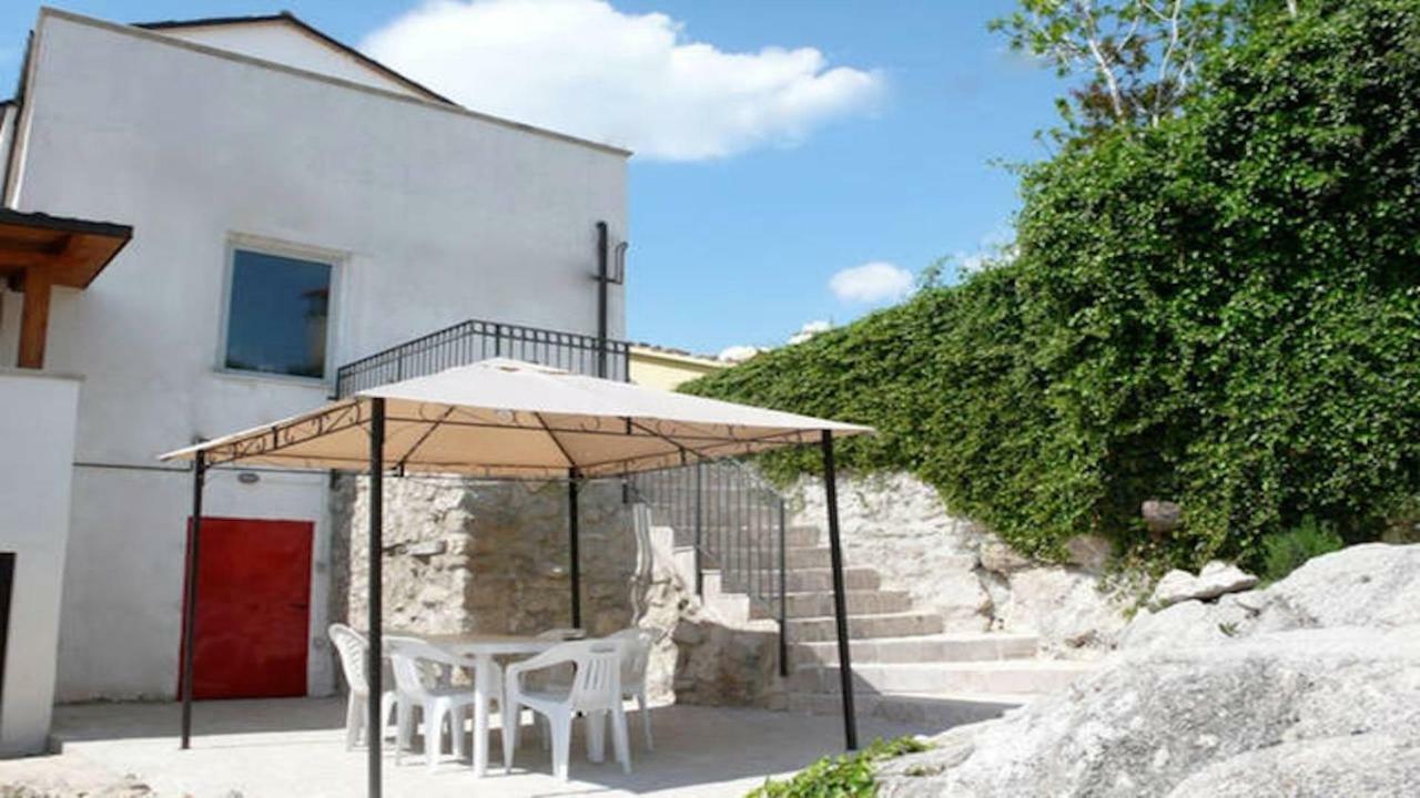 Вилла Casa Elvira Basilico San Valentino in Abruzzo Citeriore Экстерьер фото