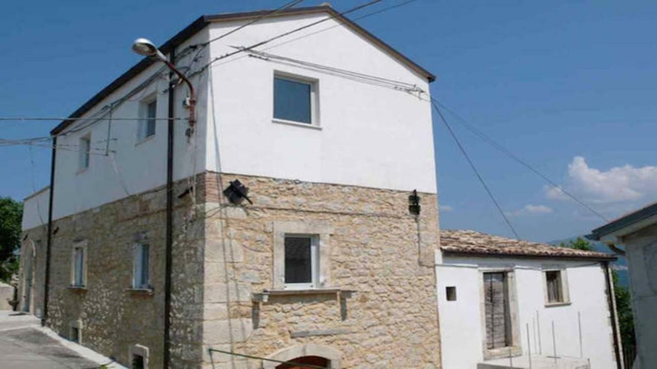 Вилла Casa Elvira Basilico San Valentino in Abruzzo Citeriore Экстерьер фото
